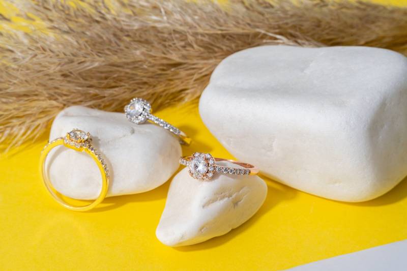 Kristallstein Ring Verlobungsring Jubiläumsring Versprechensring Diamantring Im Rundschliff Aus Sterlingsilber Und 14K Gold von Glamoristic