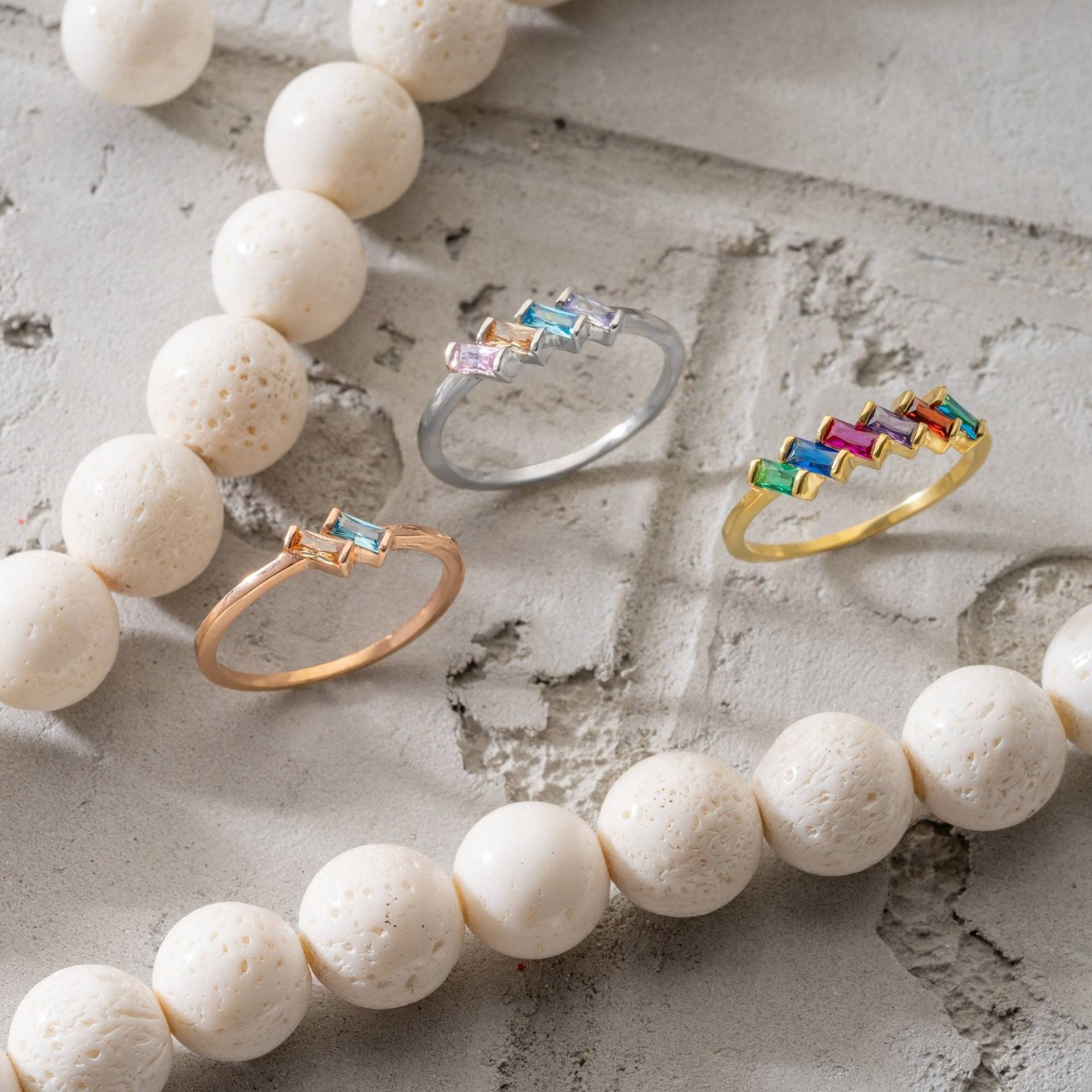 Moderner Schräger Ring Mehrreihiger Personalisierter Baguette Familien Flow Wellenring Freunde Besties von Glamoristic