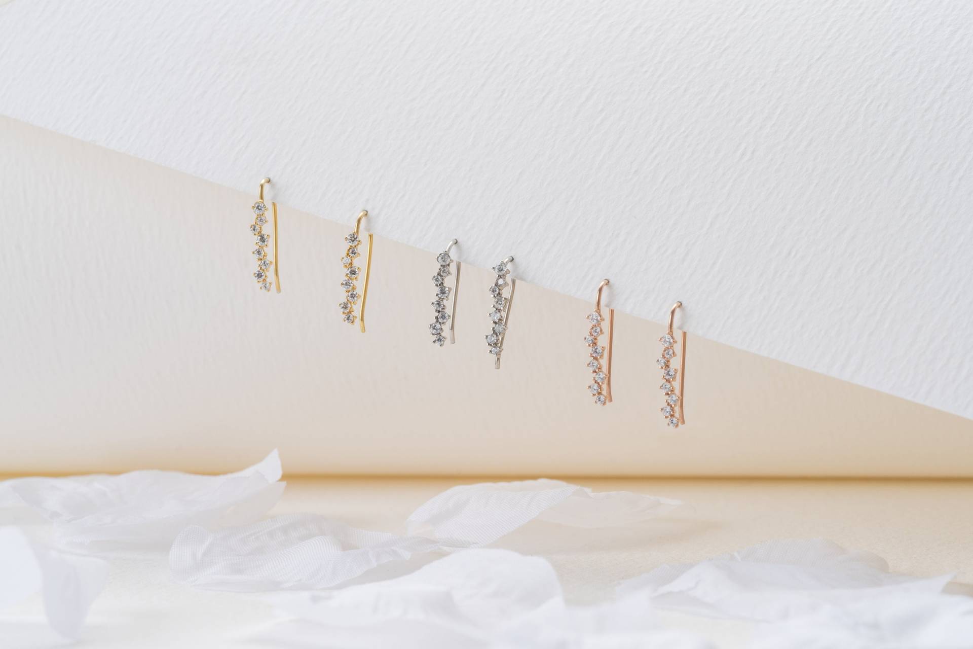14K Cluster Diamant Zick Zack Ohrringe Rundschliff Diamanten Frauen Gewellte Wire Back Modernes Stilvolles Geschenk Für Sie von GlamoristicGold