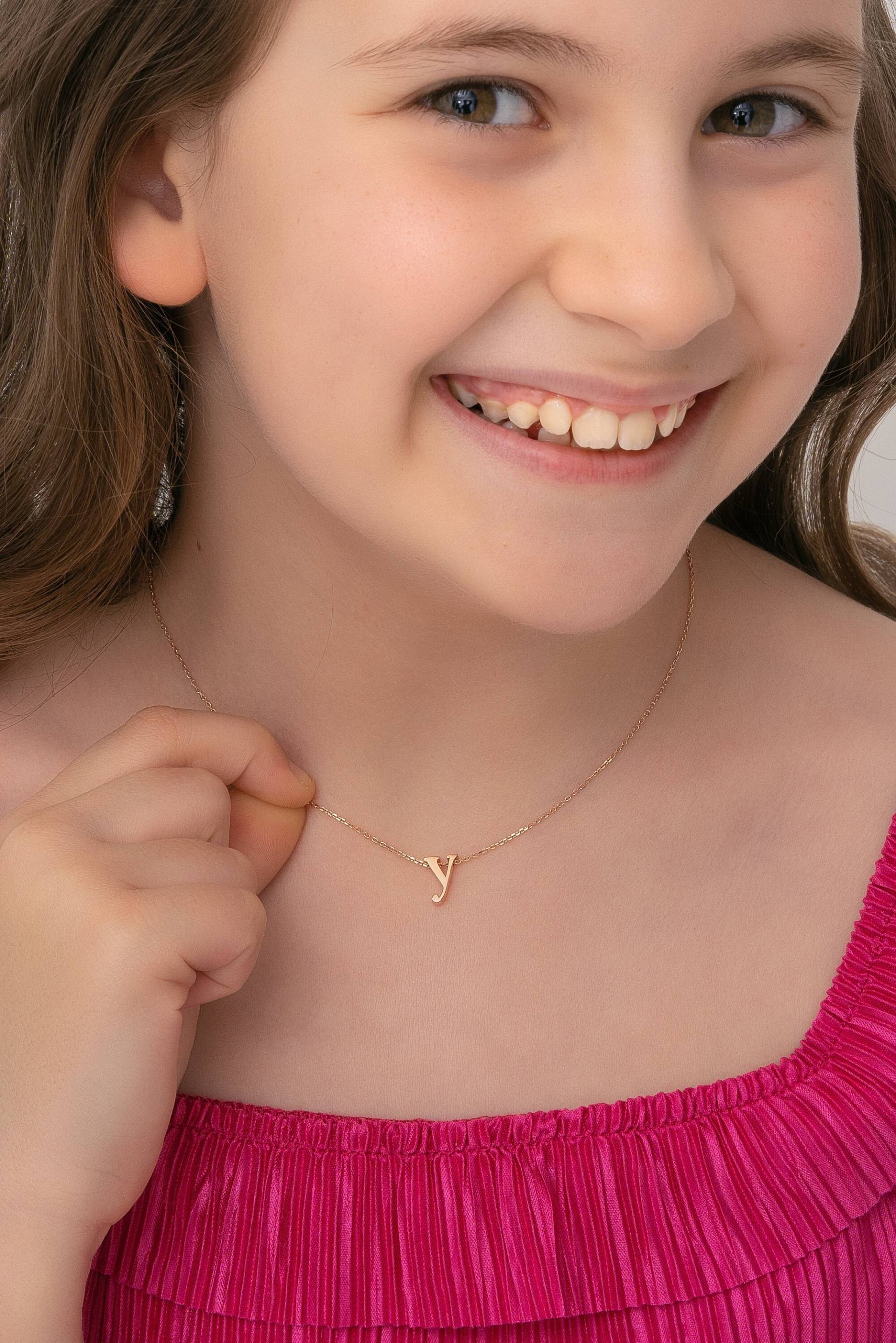 Personalisierte Baby Initial Halskette Silber Für Kinder Geburtstagsgeschenk von GlamoristicKids