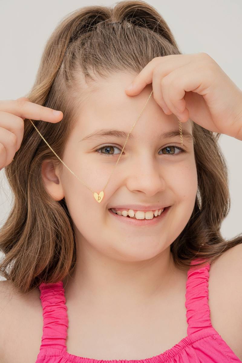 Personalisierte Initial Halskette 925 Silber Gravierte Herzanhänger Besonderes Geschenk Für Ihre Tochter/Ihren Sohn von GlamoristicKids