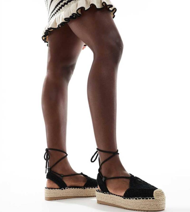 Glamorous Wide Fit - Flache Espadrilles in Schwarz mit Häkel-Design und weiter Passform von Glamorous Wide Fit