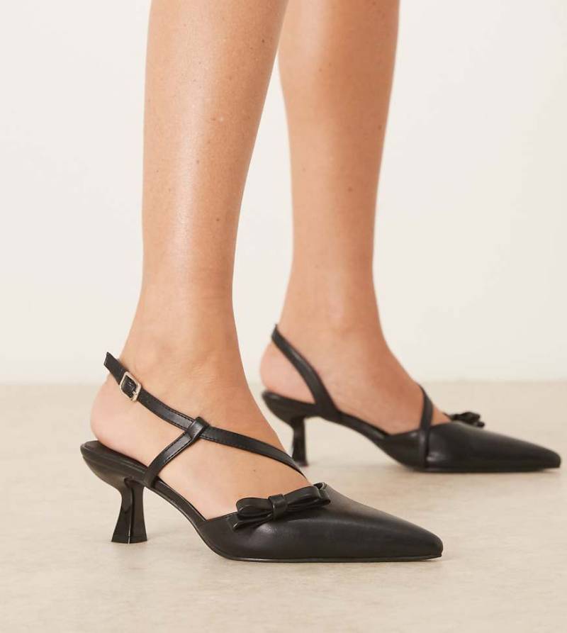 Glamorous Wide Fit - Schuhe in Schwarz mit Fersenriemchen, Kitten-Absatz und Schleife, weite Passform von Glamorous Wide Fit