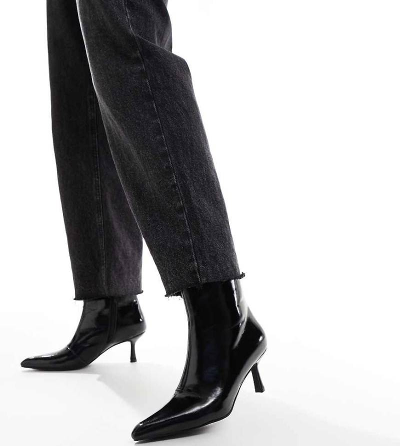 Glamorous Wide Fit - Stiefeletten in Schwarz mit Knitterstruktur und Kitten-Absatz, weite Passform von Glamorous Wide Fit