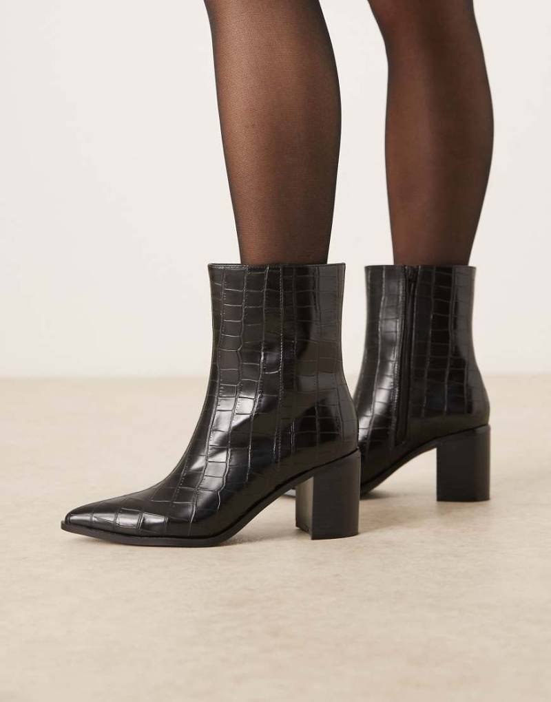 Glamorous - Ankle Boots in Kroko-Schwarz mit spitzer Zehenpartie Glamorous - Ankle Boots in Kroko-Schwarz mit spitzer Zehenpartie von Glamorous