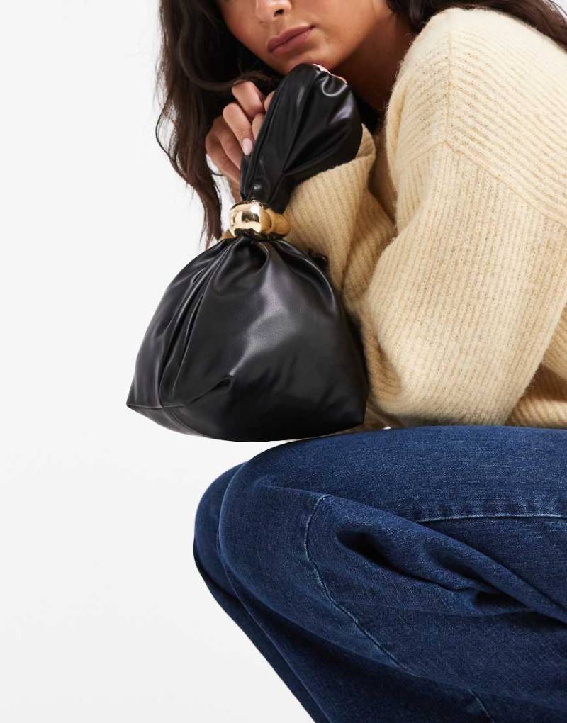 Glamorous - Beuteltasche in Schwarz mit Henkelgriff und Metallbesatz von Glamorous