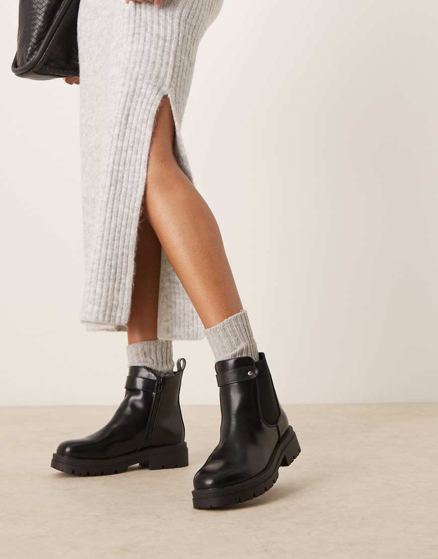 Glamorous - Chelsea-Stiefel in Schwarz mit dicker Sohle von Glamorous