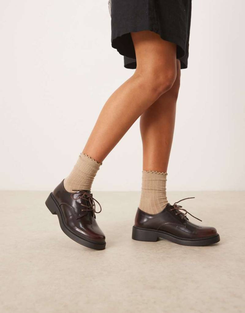 Glamorous - Derby-Schuhe zum Schnüren in Braun von Glamorous