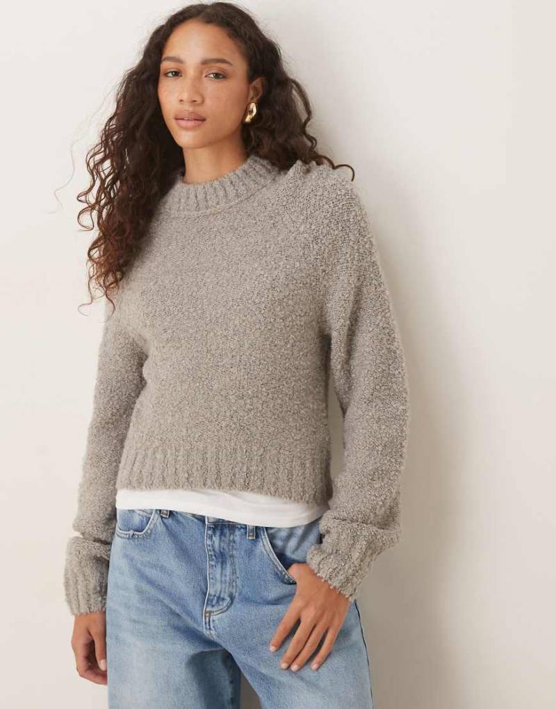 Glamorous - Figurbetonter, kastiger Strickpullover in Grau von Glamorous