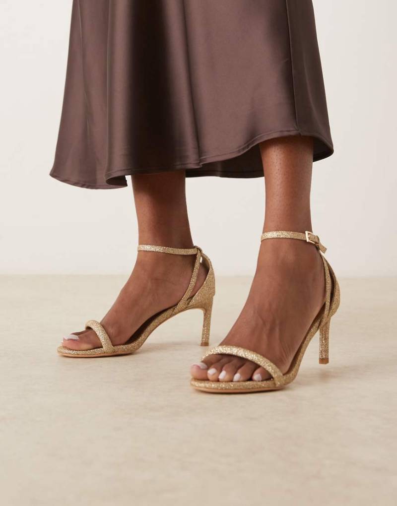 Glamorous - Filigrane Sandaletten in glitzerndem Gold-Goldfarben von Glamorous