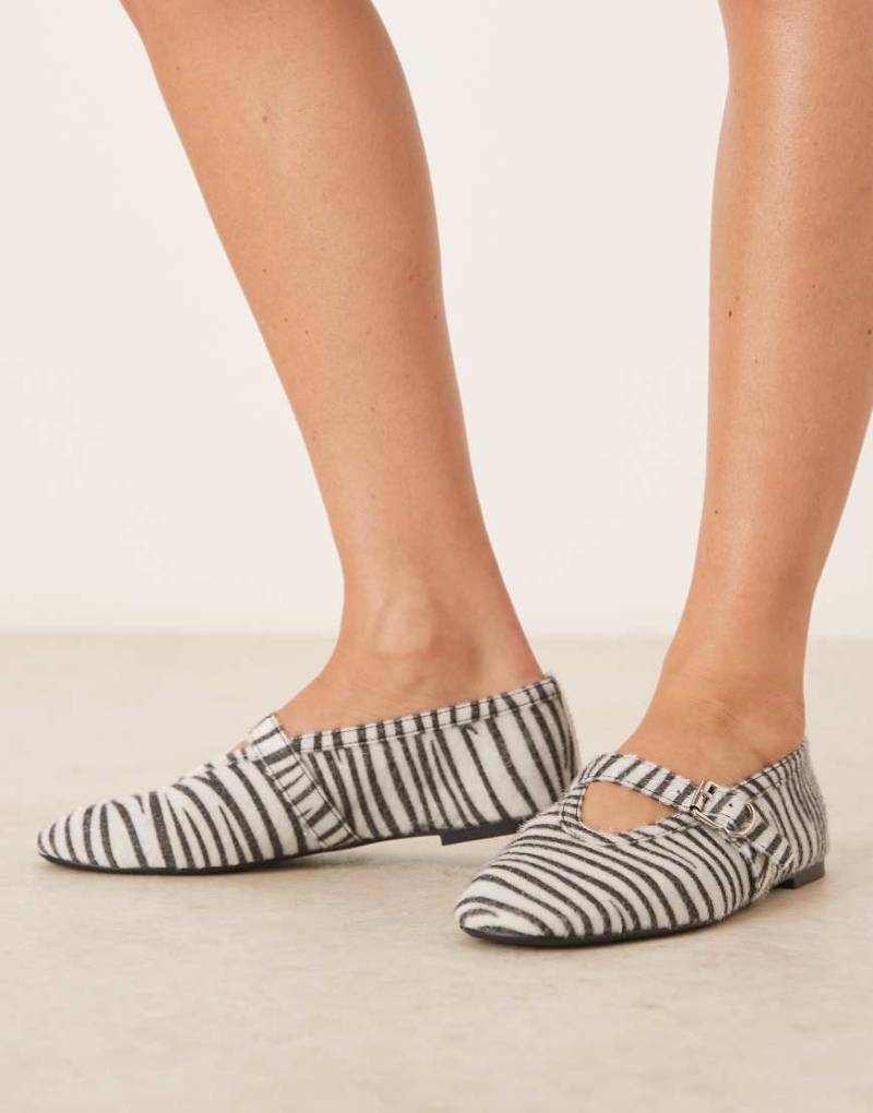 Glamorous - Flache Ballerinas mit Zebraprint und Riemchen mit Schnalle-Bunt von Glamorous