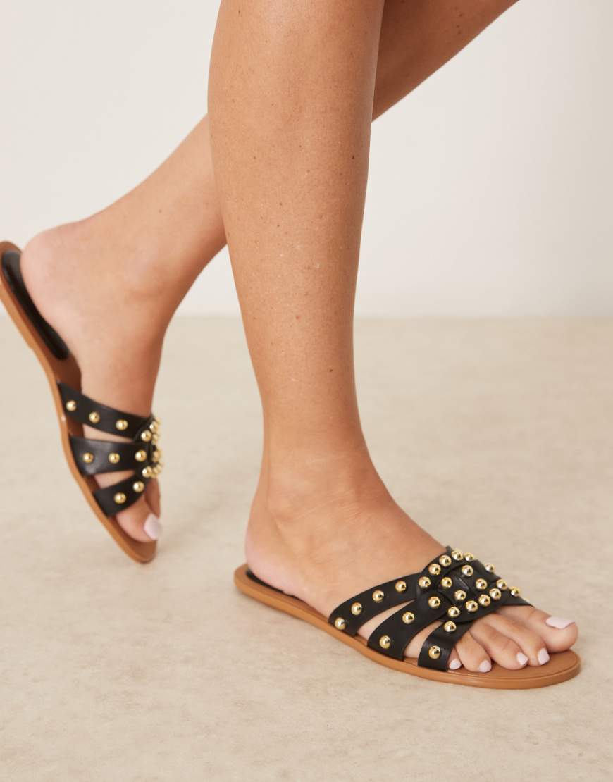 Glamorous - Flache Sandalen in Schwarz mit Nietenbesatz von Glamorous