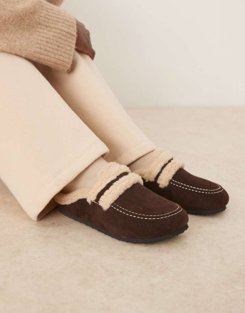 Glamorous - Flauschige Mules zum Hineinschlüpfen in Espresso-Brown von Glamorous