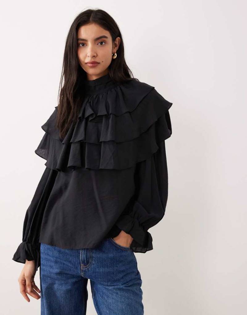 Glamorous - Hochgeschlossene Boho-Bluse in Schwarz mit Rüschen von Glamorous