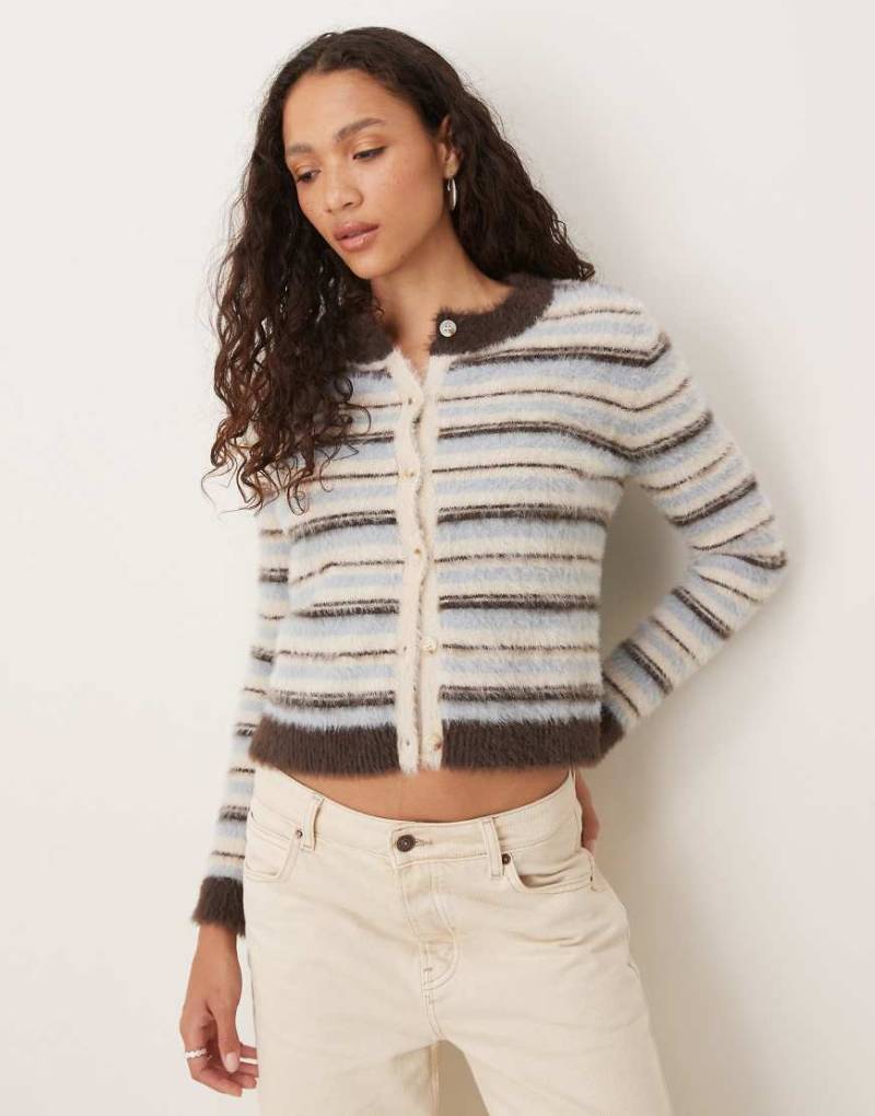 Glamorous - Knappe Strickjacke in braun gestreift mit Knopfleiste-Bunt von Glamorous