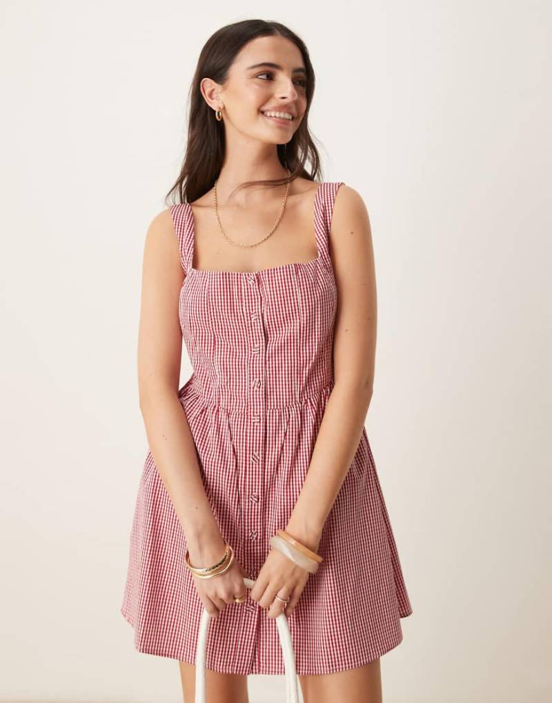 Glamorous - Kurzes Milchmädchenkleid mit Korsettdetail und rotem Vichy-Karo von Glamorous