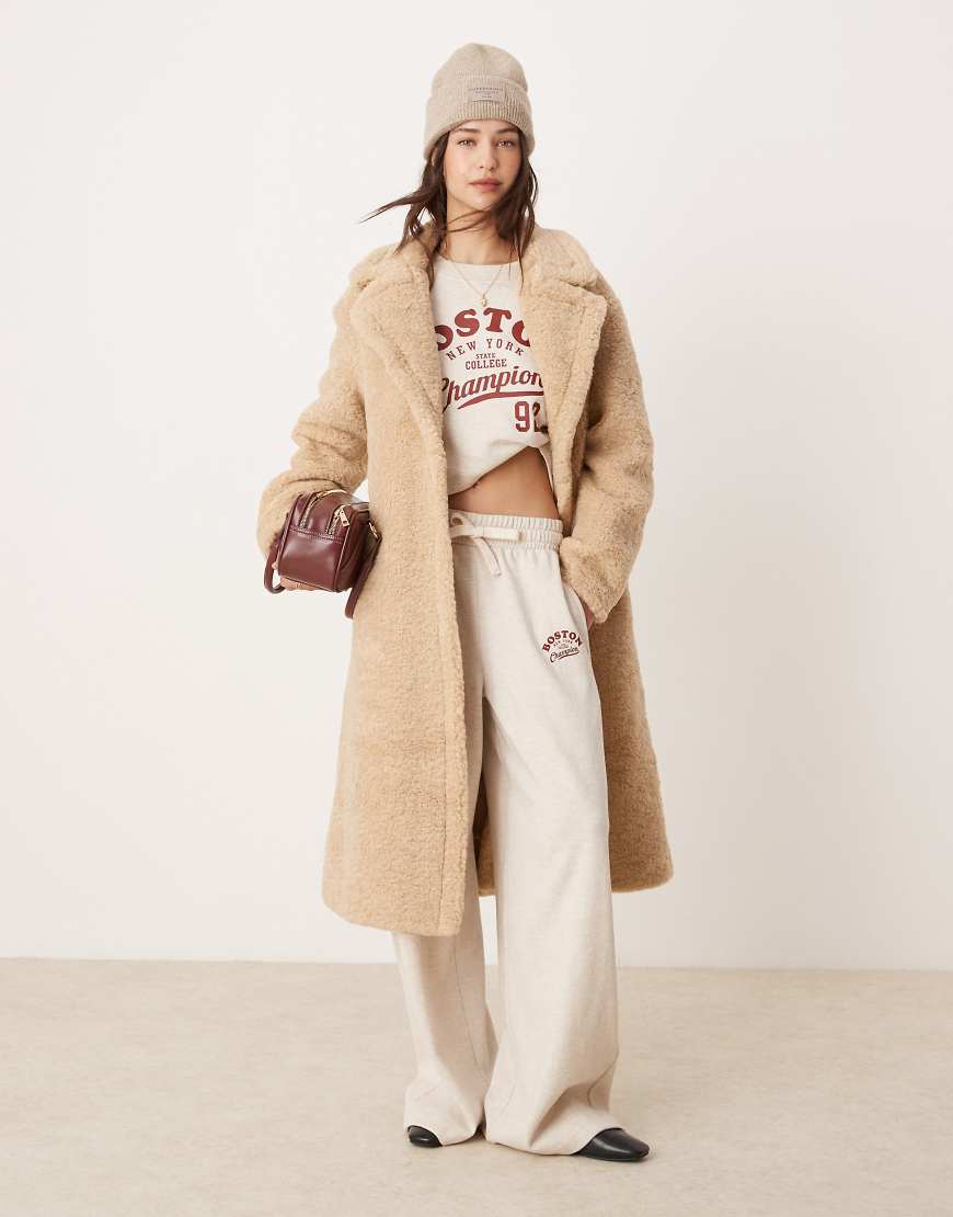 Glamorous - Langer Mantel aus Kunstpelz in Beige-Neutral von Glamorous