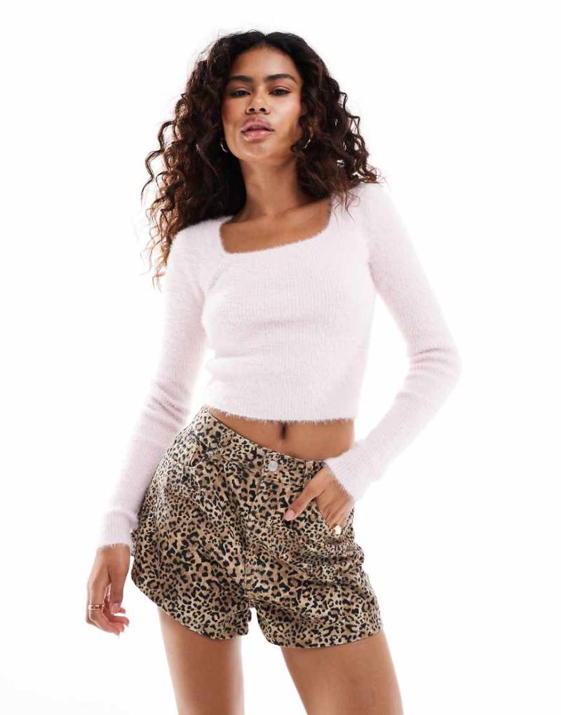 Glamorous - Leichter, gerippter Strickpullover in Babyrosa mit eckigem Ausschnitt-Schwarz von Glamorous