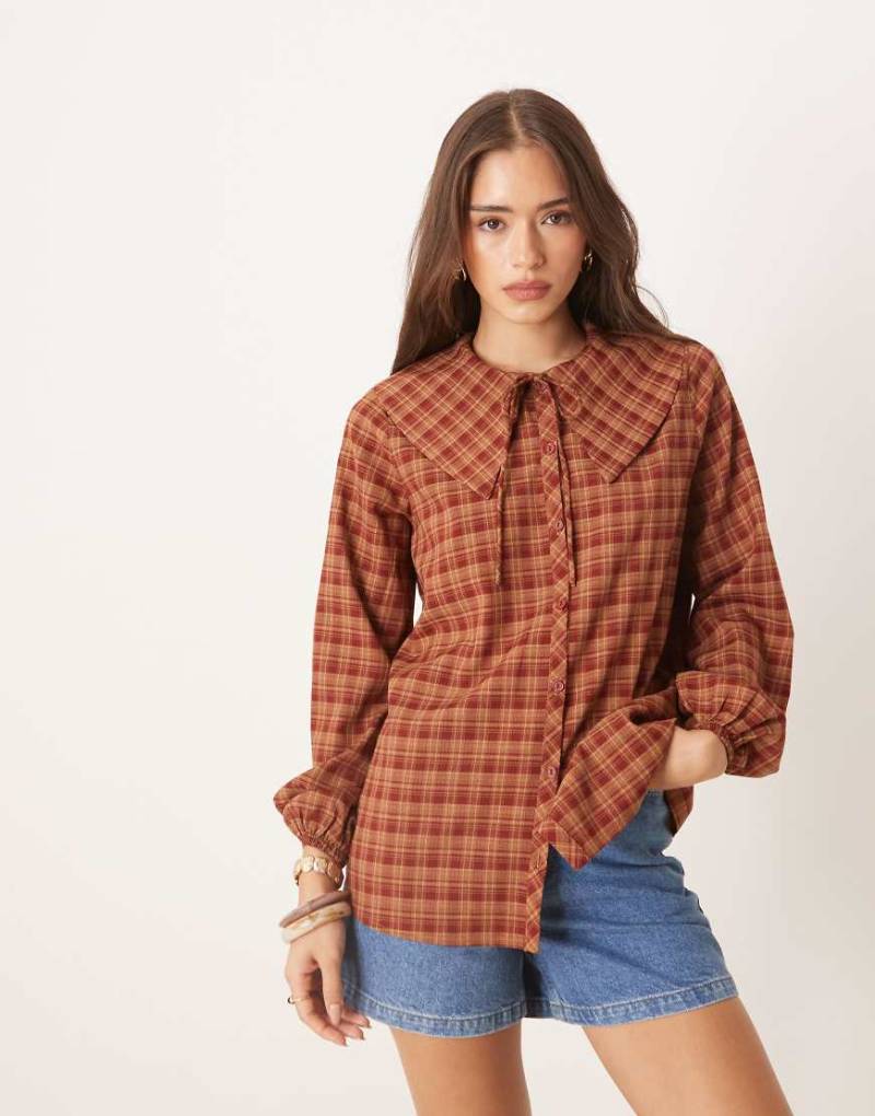 Glamorous - Luftige Oversize-Bluse mit rot-braunem Karo-Bunt von Glamorous