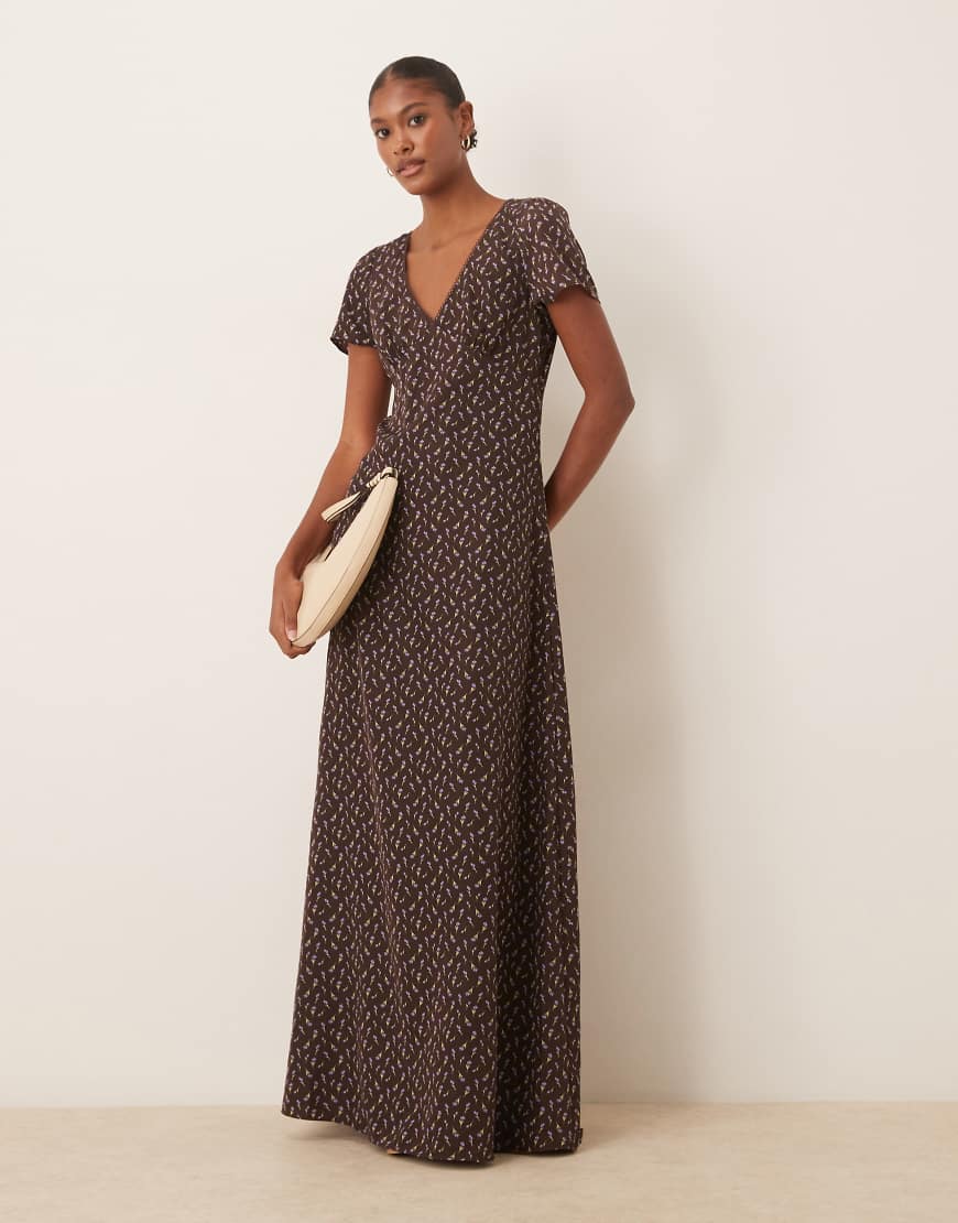 Glamorous - Maxi-Freizeitkleid in Braun und Flieder mit Blumenmuster und V-Ausschnitt-Lila Glamorous - Maxi-Freizeitkleid in Braun und Flieder mit Blumenmuster und V-Ausschnitt-Lila von Glamorous
