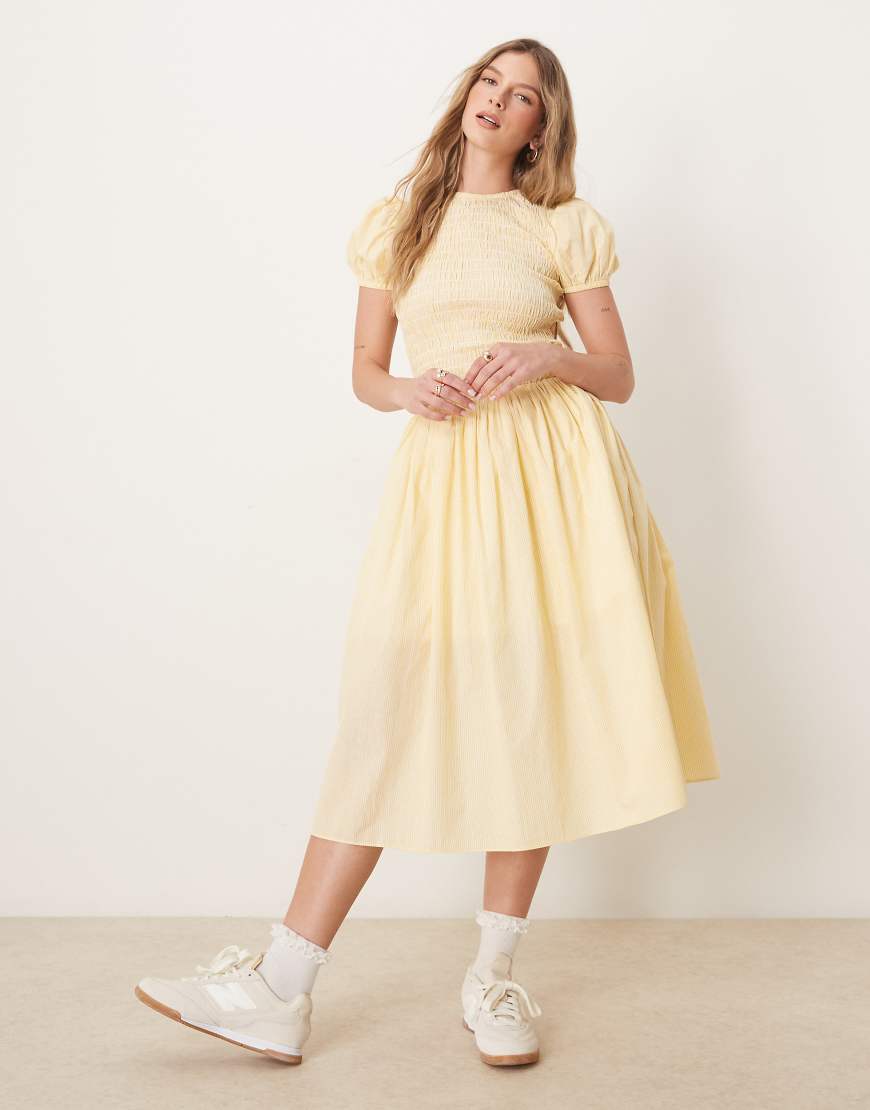 Glamorous - Midaxi-Kleid in gestreiftem Gelb mit Puffärmeln-Bunt von Glamorous