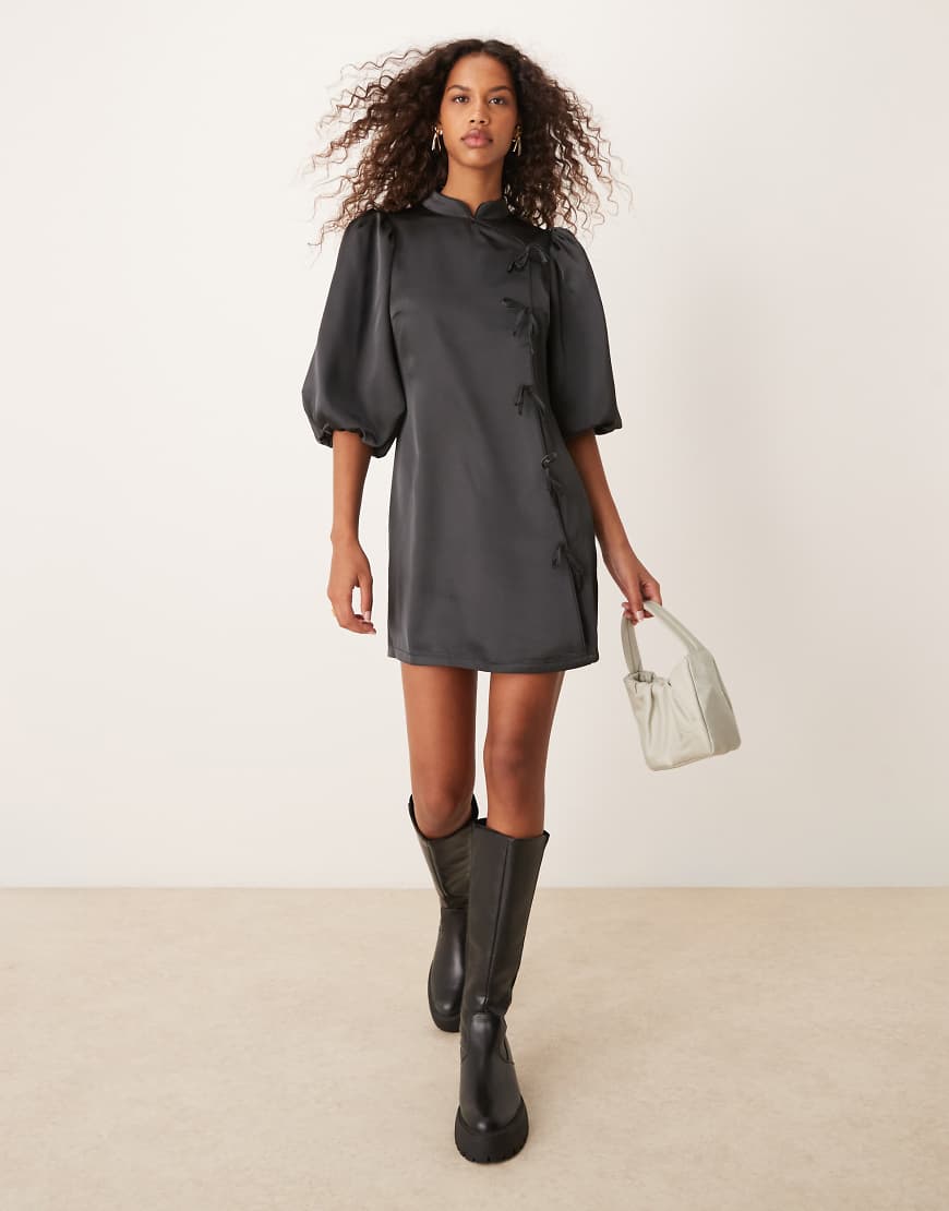 Glamorous - Minikleid in Schwarz mit Puffärmeln und seitlichem Bindedetail-Grau Glamorous - Minikleid in Schwarz mit Puffärmeln und seitlichem Bindedetail-Grau von Glamorous