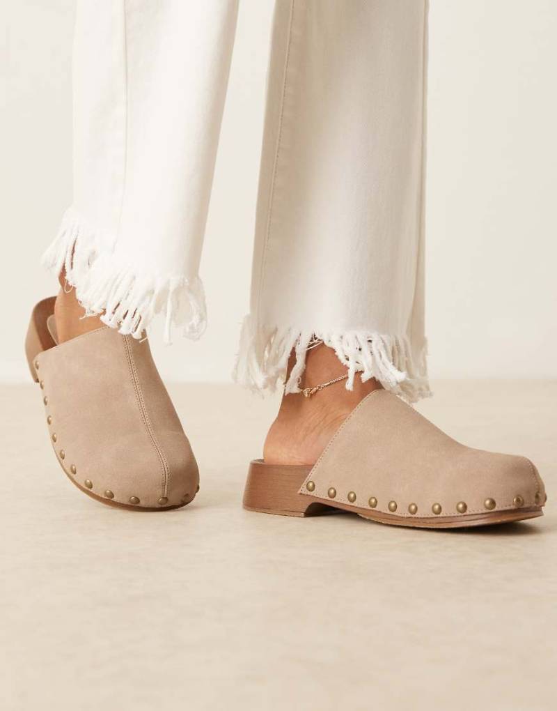 Glamorous - Mule-Clogs in Taupe mit Nieten-Neutral von Glamorous