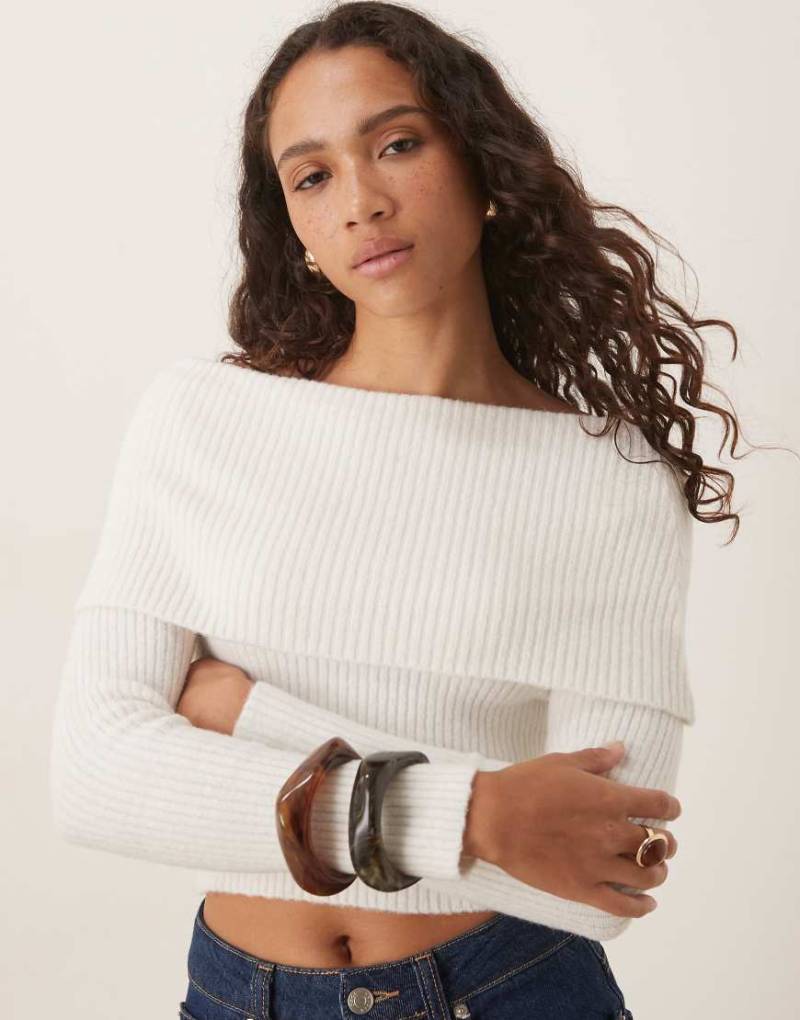 Glamorous - Oversize-Strickpullover in Weiß mit Carmen-Ausschnitt von Glamorous
