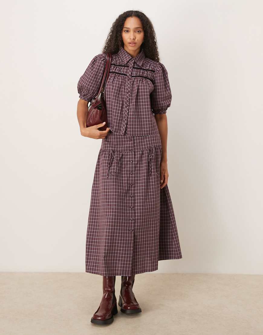 Glamorous - Rock in Burgunderrot mit tiefer Taille und Karomuster in Schwarz und Weiß, Kombiteil-Bunt von Glamorous