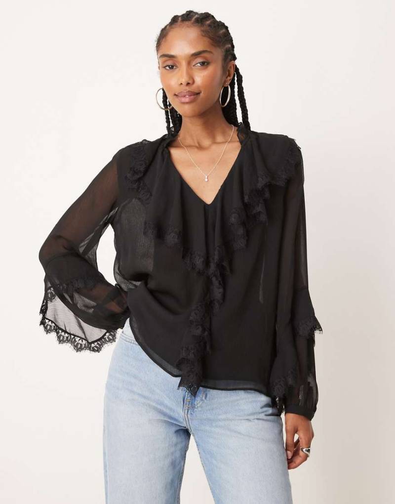 Glamorous - Rüschenbluse in Schwarz im Boho-Stil von Glamorous