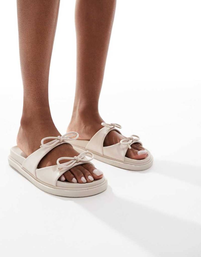 Glamorous - Sandalen in Creme mit Fußbett und zwei Zierschleifen-Bunt von Glamorous