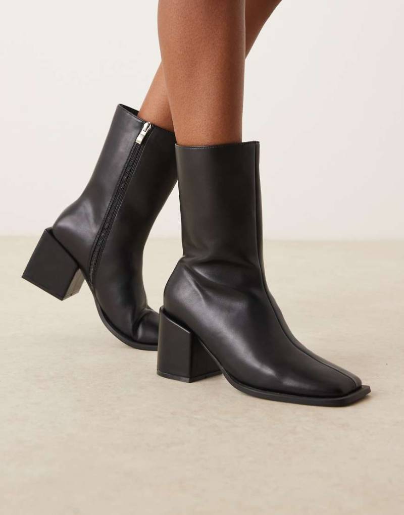 Glamorous - Stiefel in Schwarz mit eckiger Zehenpartie und Blockabsatz von Glamorous