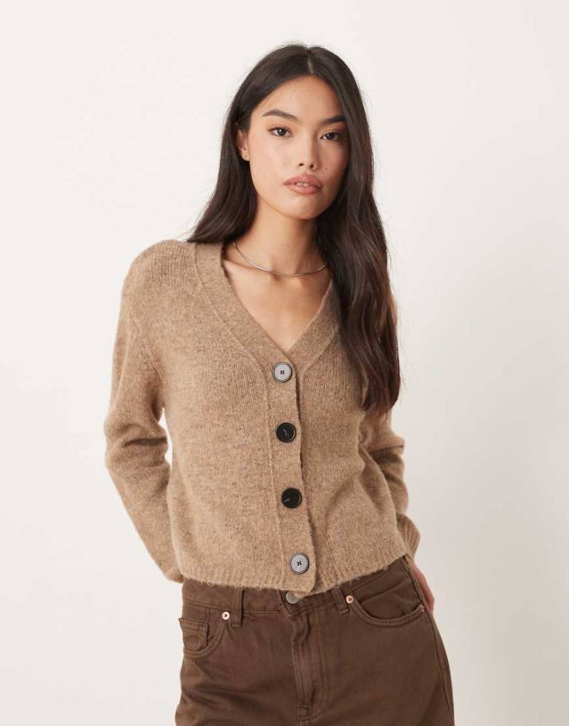 Glamorous - Strickjacke in Braun mit Knopfleiste und V-Ausschnitt-Brown von Glamorous