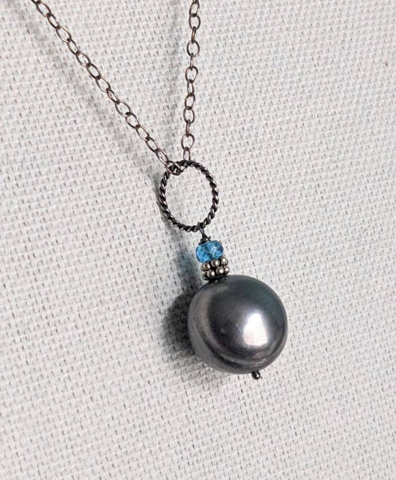 Große Grau Süßwasserperle Mit London Blautopas Oxidiertem Silber Halskette, Süßwasserperle, Brautparty Juni Geburtsstein von GlamorousJewelry1