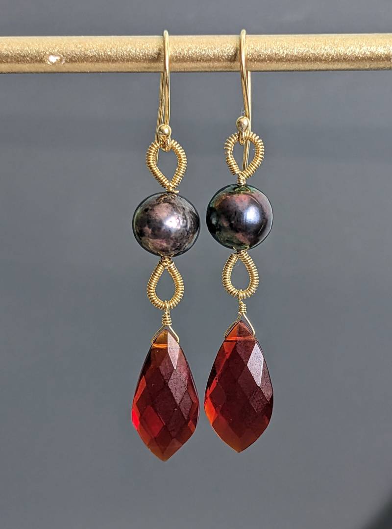Pfau Süßwasserperle Und Granat Quarz 24 K Gold Filled Draht Lange Ohrringe, Facettierter Tropfen, Januar Juni Geburtsstein, Geschenk Für Frau von GlamorousJewelry1
