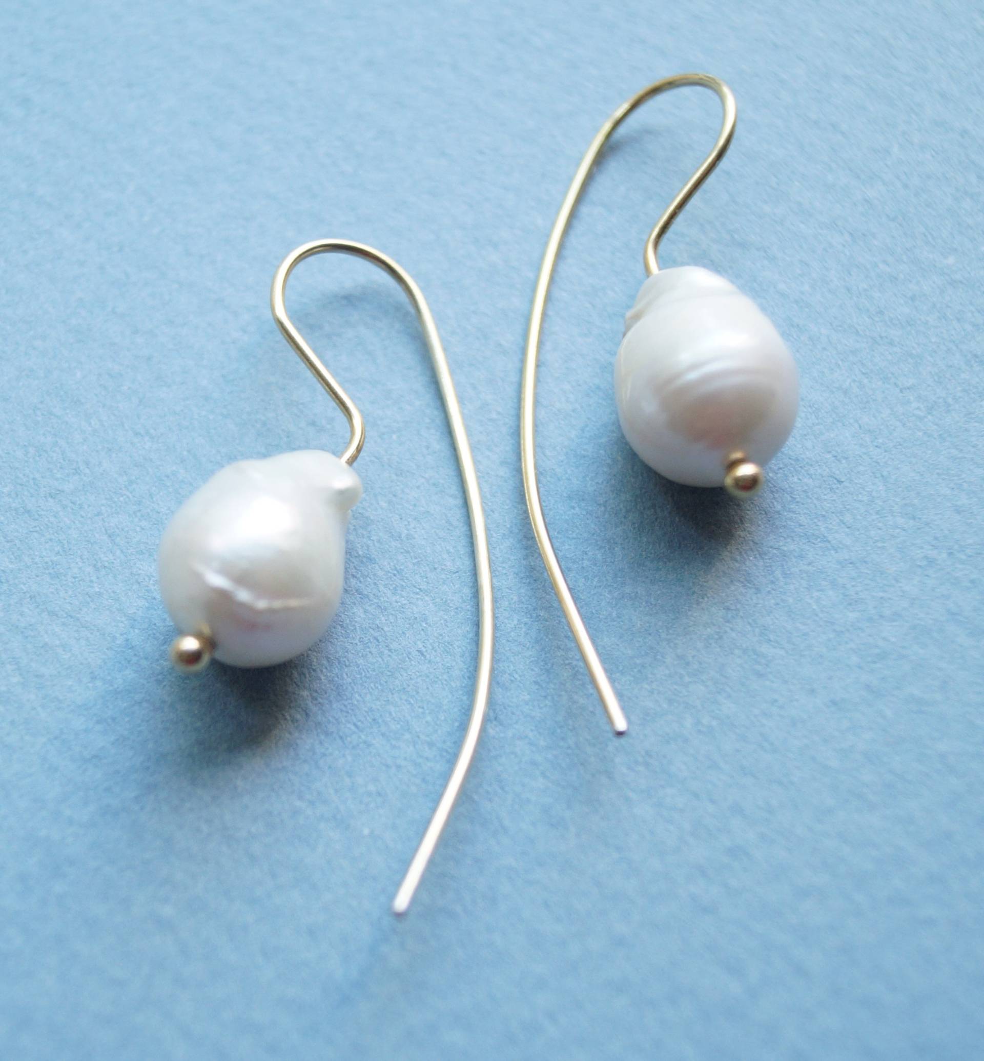 Weiß Barock Süßwasserperlen 24 K Gold Filled Vermeil Große Offene Ohrhaken Perle Ohrringe, Hochzeitsschmuck, Juni Birthstone von GlamorousJewelry1