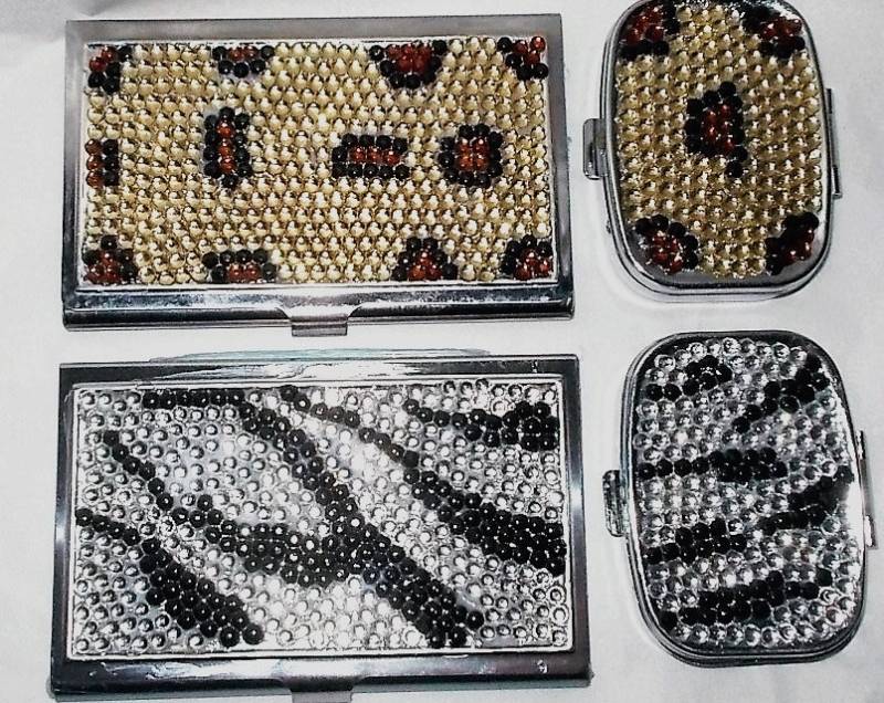 Visitenkartenetui Und Pillendose 2-Tlg von GlamourglassesStore