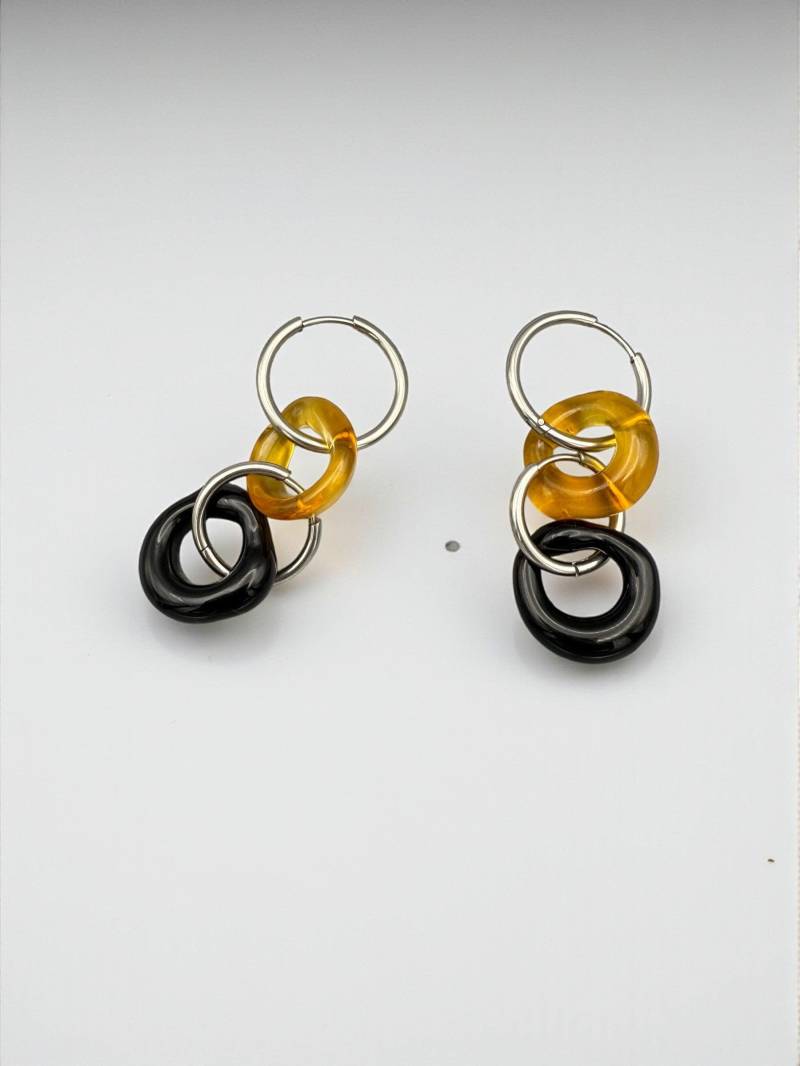 Modulare Murano Glas Ohrringe - Handgefertigte Schwarz & Bernstein Glasringe Mit Edelstahl Creolen, Modernes Statement Schmuck, Glaskunst Modulare Murano Glas Ohrringe - Handgefertigte Schwarz & Bernstein Glasringe Mit Edelstahl Creolen, Modernes Statement Schmuck, Glaskunst von Glamuranberlin