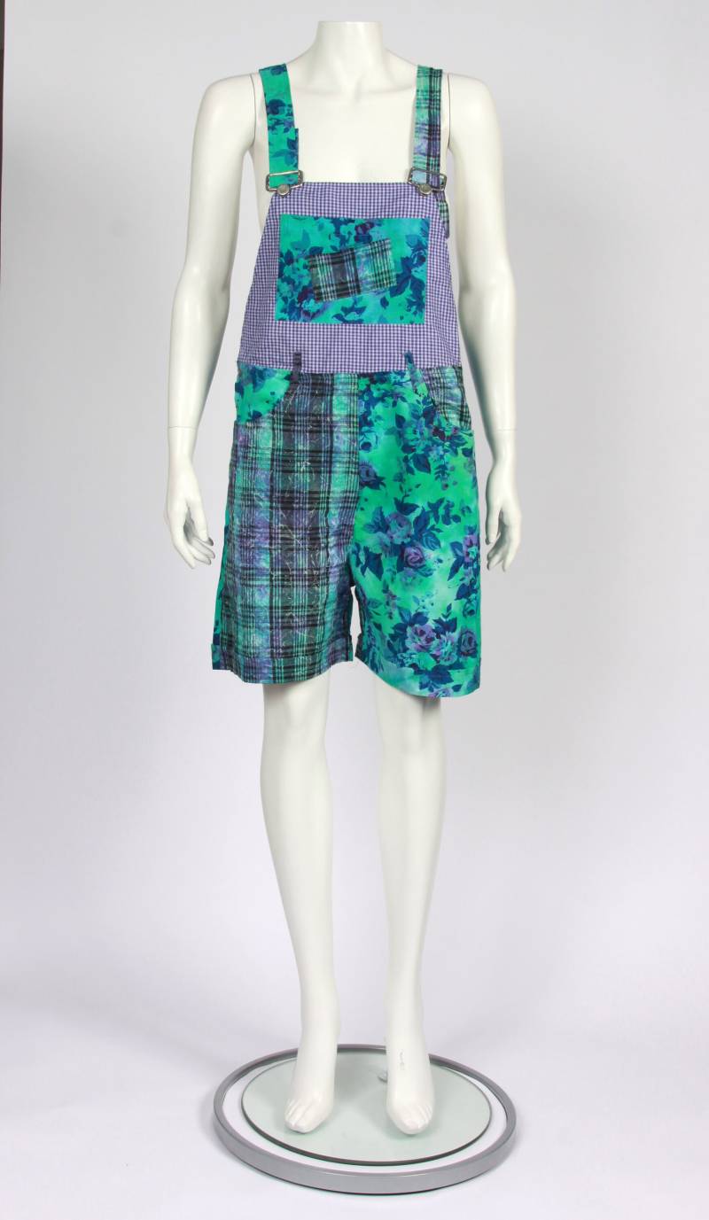 Vintage 90Er Jahre Tangibles Shortalls Blau Lila Patchwork Overall Mit Blümchenmuster Gr. S von Glamzillagod