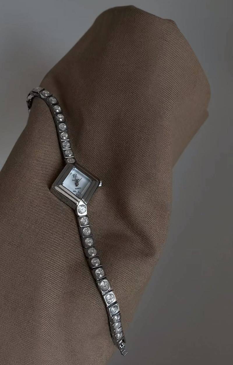 Silver Rhombus Dial Bracelet Watch For Women Quartz Movement Diamond Accent Slim Design Adjustable Jewelry Clasp von GlanzBlick
