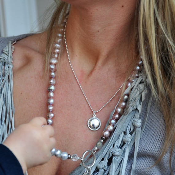 Silberanhänger Mit Perlenrand Und Gravur An Kugelkette, Anhänger Gegen Den Bösen Blick, Gewölbte Silberplakette Graviert, Namensanhänger von Glanzreich