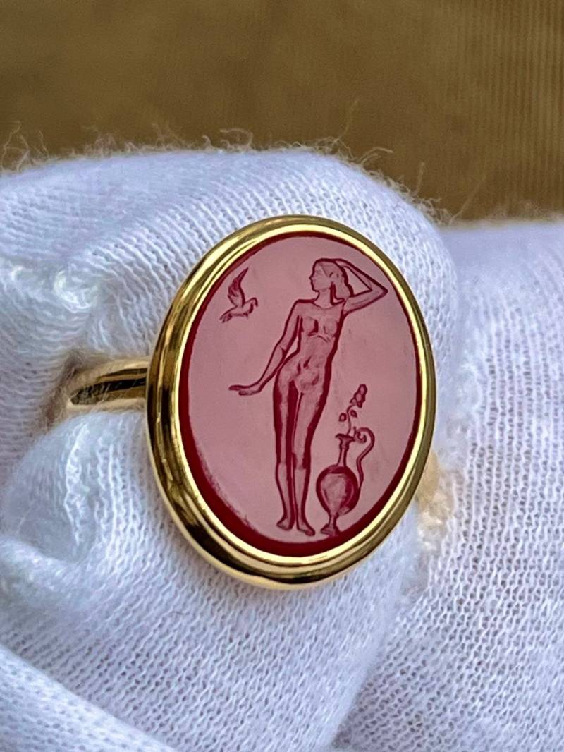 Aphrodite Intaglio Ring Venus Siegelring 13x18mm Aphrodite Intaglio Ring Venus Siegelring 13x18mm von Glanzstein