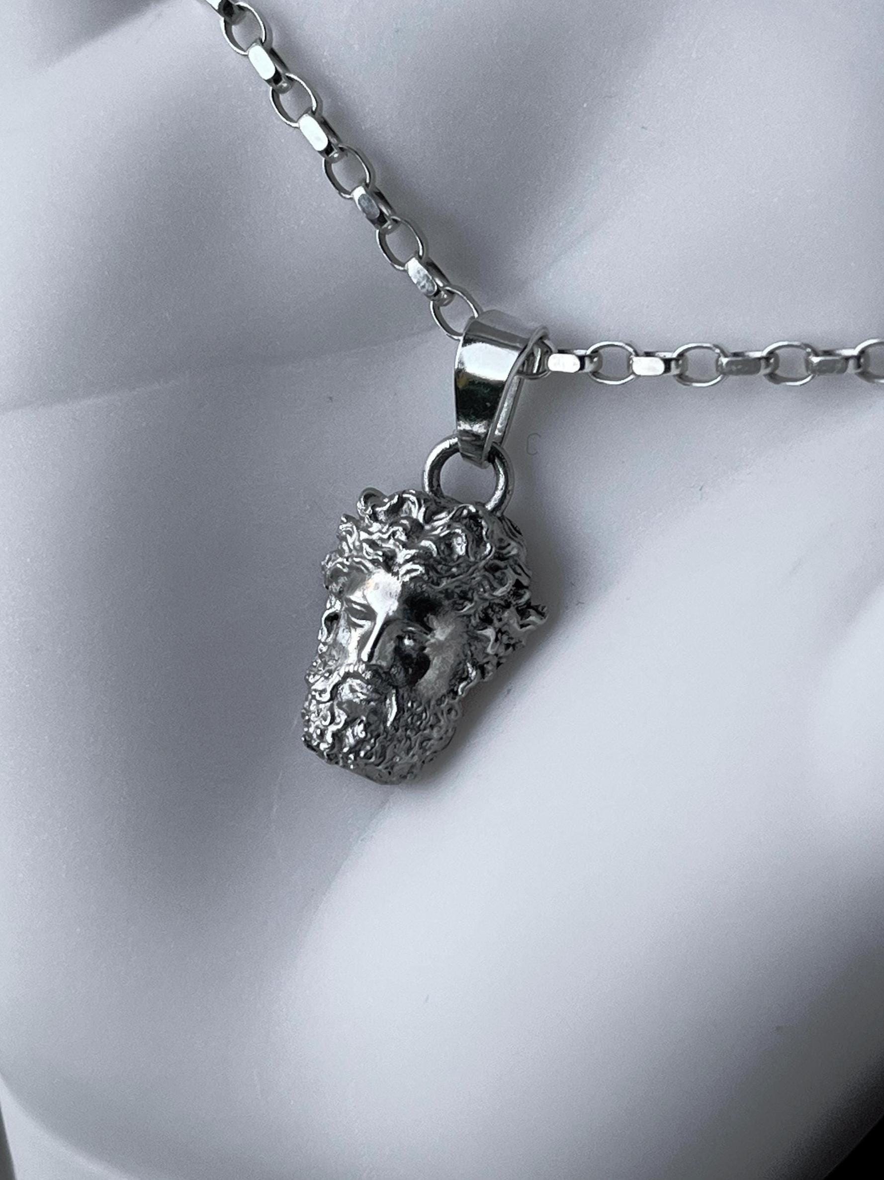 Pendant With The Face Of Zeus/ Jupiter Versailles Pendant Sterling Silver 925 Pendant With The Face Of Zeus/ Jupiter Versailles Pendant Sterling Silver 925 von Glanzstein