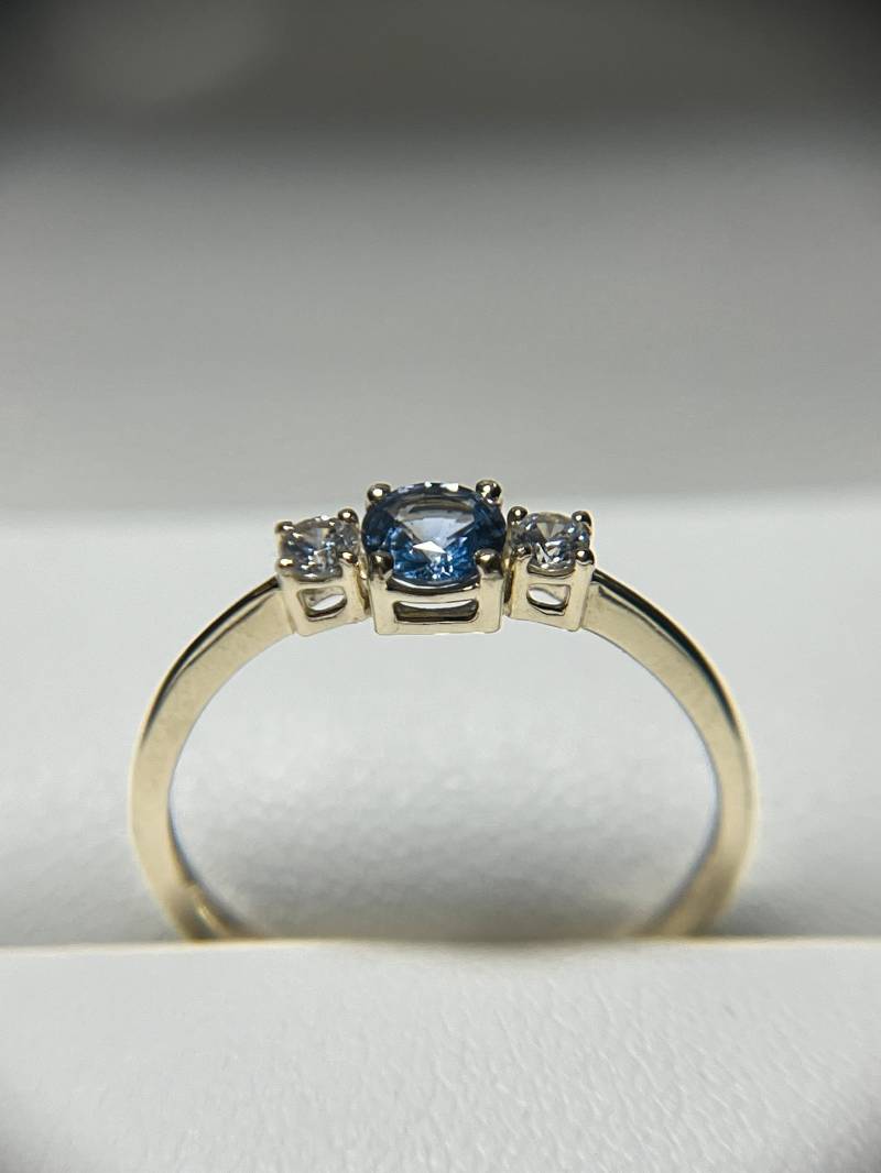 Sapphire Diamond Promise Ring Engagement 9K Solid Gold von Glanzstein