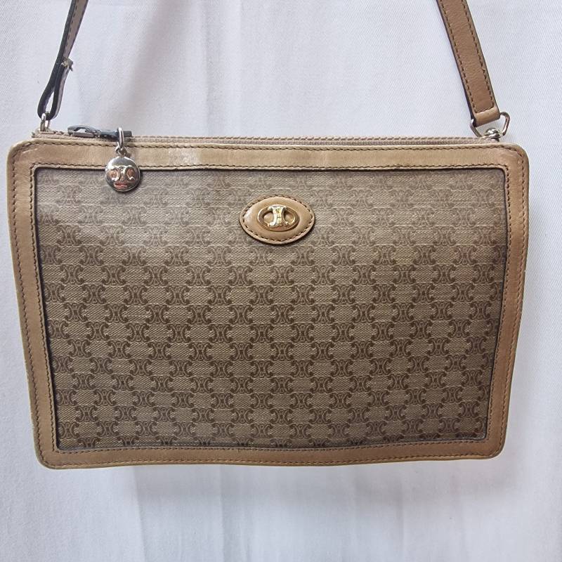 Vintage Celine Handtasche Pochette Monogram Canvas 1970Er Jahre Vintage Celine Handtasche Pochette Monogram Canvas 1970Er Jahre von Glanzzeitenvintage