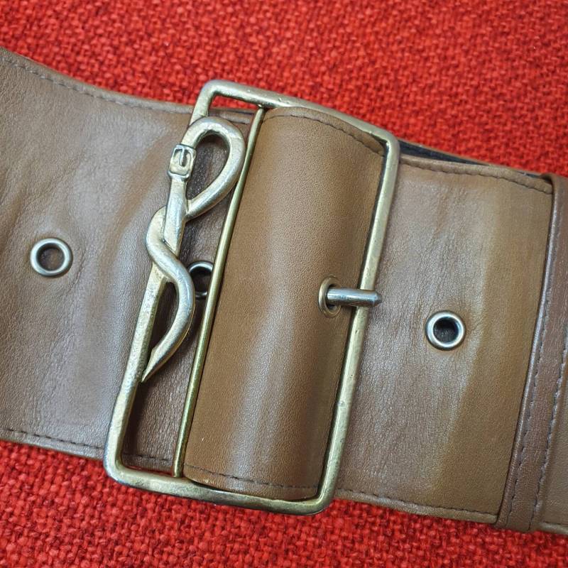 Vintage Roberta Di Camerino Gürtel in Braunem Leder Gesamtlänge 110cm Variabel Verstellbar Von 75 Bis 110cm Vintage Roberta Di Camerino Gürtel in Braunem Leder Gesamtlänge 110cm Variabel Verstellbar Von 75 Bis 110cm von Glanzzeitenvintage