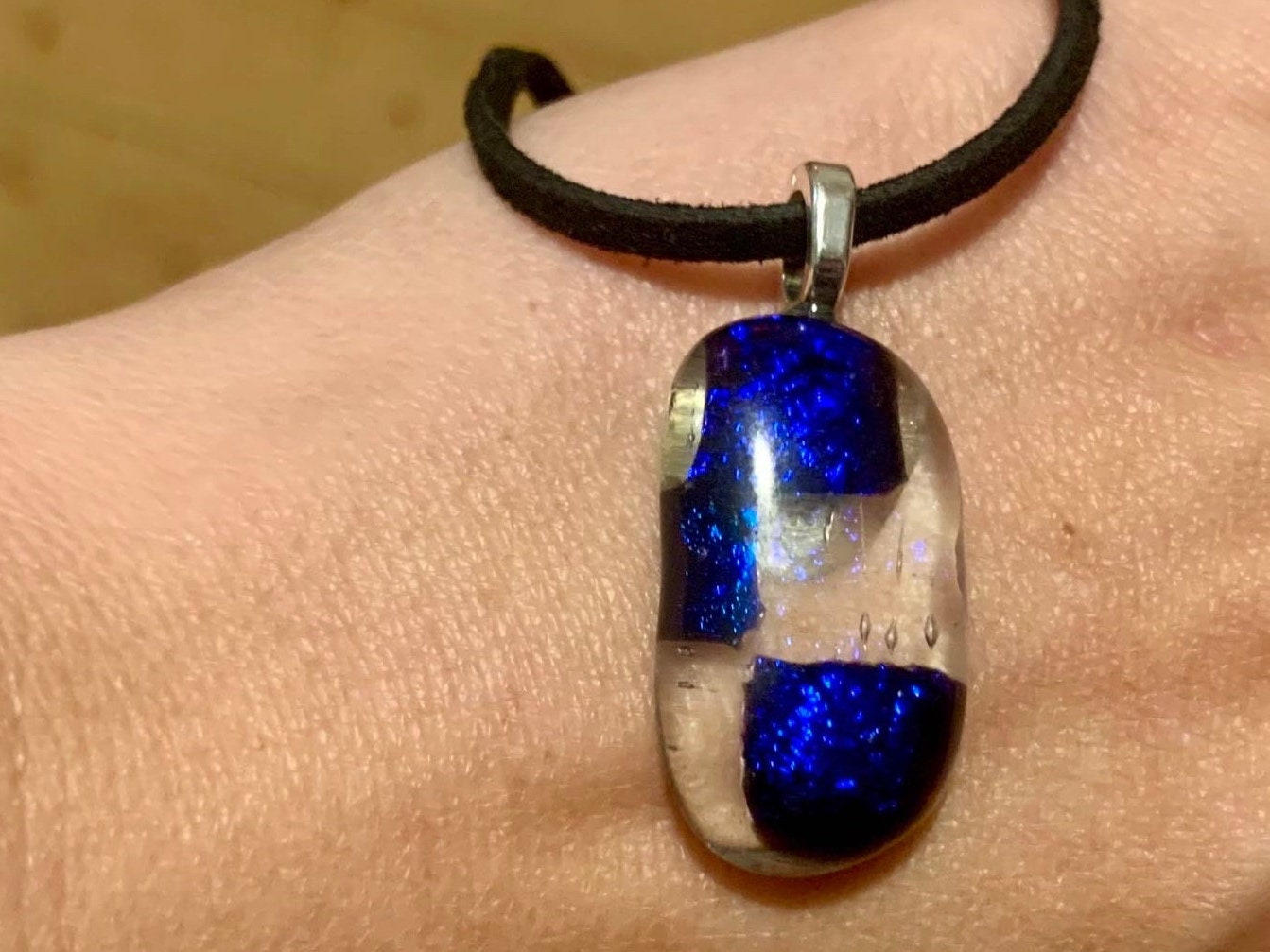 Glasschmuck Anhänger Mit Lederkette Glasschmuck Anhänger Mit Lederkette von GlaskunstRichter