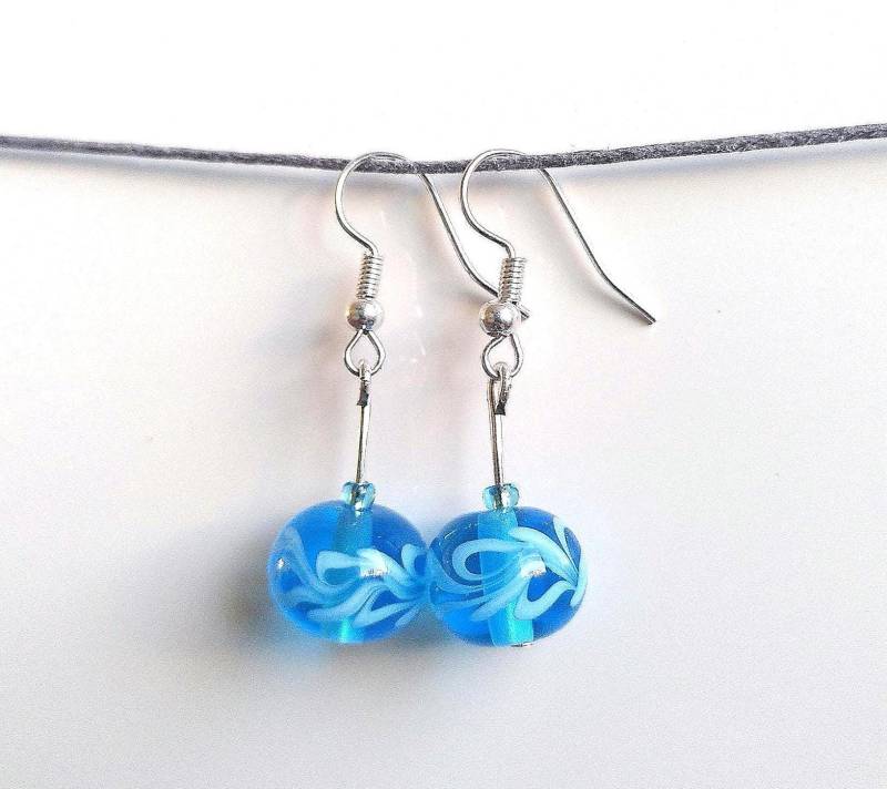 Glas Ohrringe Floral Blau Handgefertigte Glasperlen Lampwork Glas Ohrringe Floral Blau Handgefertigte Glasperlen Lampwork von Glasperlendreherei