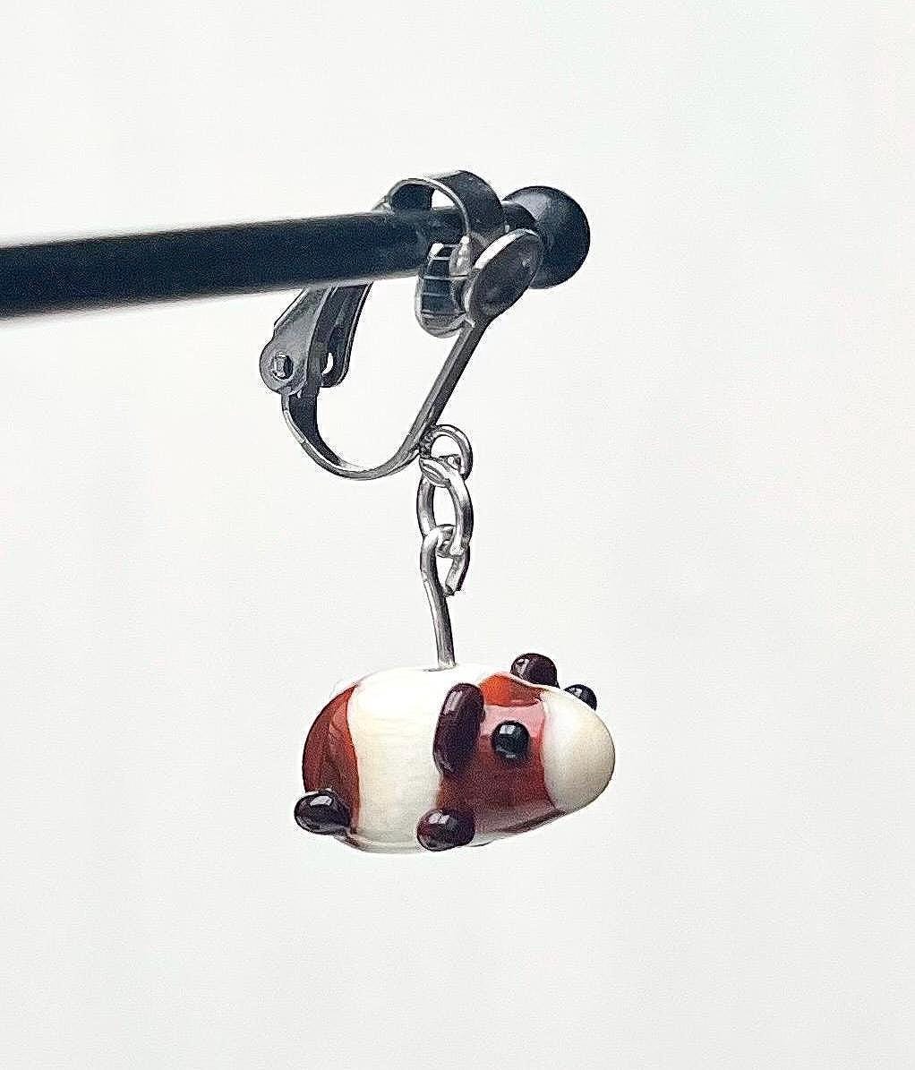 Glas Ohrringe Meerschweinchen, Ohrclips, Niedlich, Handgefertigte Glasperlen Glas Ohrringe Meerschweinchen, Ohrclips, Niedlich, Handgefertigte Glasperlen von Glasperlendreherei