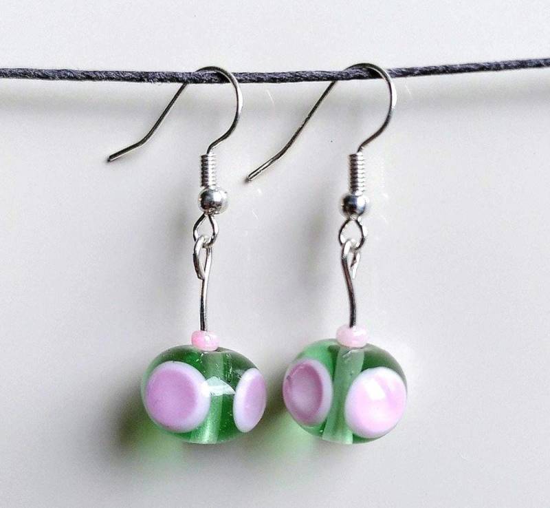 Glas Ohrringe "Ufo" Grün Rosa Handgefertigte Glasperlen von Glasperlendreherei